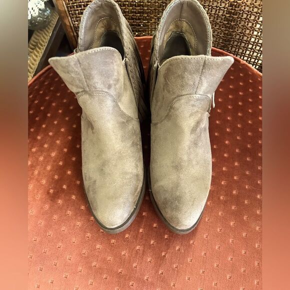 Not Rated ladies 8.5 tan Braxton fringe boots - Picture 1 of 7